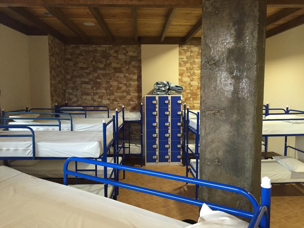 לאון Albergue Santo Tomas De Canterbury מראה חיצוני תמונה